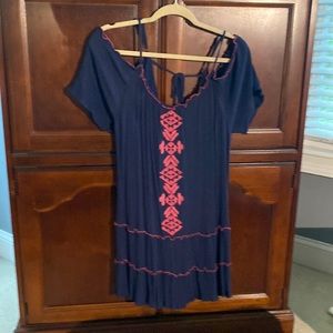 Short womens dress with open shoulders. Medium.